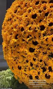 Fathers day flowers has a nationwide network of professional florists that can create that special. Kylie Jenner Went Wild With Flowers For Travis Scott S Over The Top Father S Day Celebration Aktuelle Boulevard Nachrichten Und Fotogalerien Zu Stars Sternchen