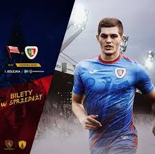 Pogoń szczecin w r 4. Ekstraklasa Nowe Koszulki Robia Duze Wrazenie Polskie Klubu Pokazaly Klase Pilka Nozna Sport Pl