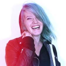 Sara Tripp's Instagram, Twitter & Facebook