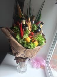 как сделать букет из пива и закуски своими руками Sedobnyj Pivnoj Buket Gift Baskets Gifts Crafts