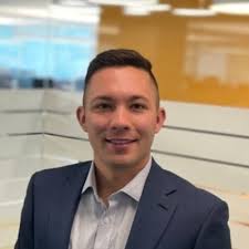 Derek Kinsch's Instagram, Twitter & Facebook