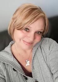 Nancy Duval's Instagram, Twitter & Facebook