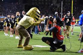 You can watch espn2 live without cable with one of these streaming services: Ucf Knights Win Over Houston Draws Solid Tv Viewer Numbers On Espn2 Black Gold Banneret