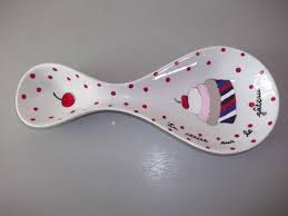 Plat Aperitif Forme Cuillere Porcelaine Peinte Main Cupcake Pois Rouges Alloco Poterie Peinte Ceramiques Peintes Porcelaine Peinte