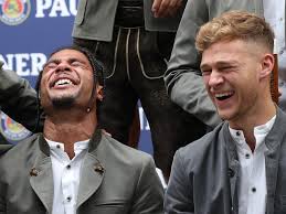 The word 'doggedness' often has a negative touch, but it is definitely very, very focused. Fc Bayern Joshua Kimmich Und Serge Gnabry Seine Handtaschen Gefallen Mir Fussball Video Eurosport