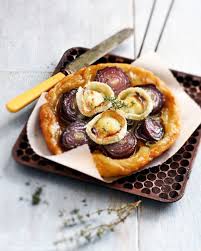 Cuisine Actuelle On Instagram La Subtilite De L Oignon Rouge Allie Au Fondant Du Fromage De Chevre Font De Cette Tatin Une Petite Tuerie Gustative Je Vous R I 2020