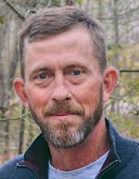 Diana Magee's Instagram, Twitter & Facebook