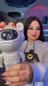Parlante y proyector con forma de astronauta  ➡️🔋🛍️📱😱😱🌠🌠🌠🌠🌠🌠🚨🚨🚨🚨