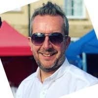 Chris Compson's Instagram, Twitter & Facebook