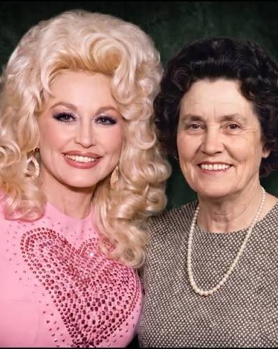 I read about Dolly Parton and the mom: Avie Lee Parton, Dolly Parton's mother, lived a very hard life that many people do not know about. She married Robert Lee Parton when
