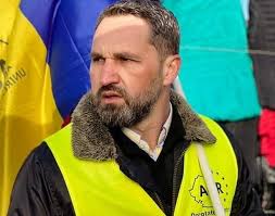 Copiii din românia sunt abuzaţi de această persoană de un an şi ceva. 6xu4u7h4khb4ym