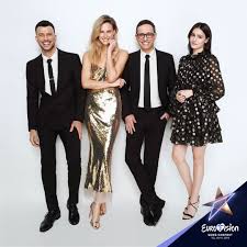 Alles wordt uit de kast gehaald om de presentatoren en artiesten er geweldig uit te laten zien tijdens het eurovisie songfestival 2021 in ahoy rotterdam. Dit Zijn De Presentatoren Van Het 64e Eurovisie Songfestival Joods Nl Nieuws