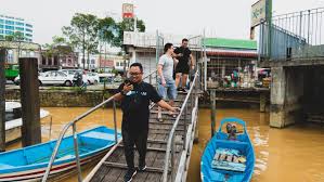Dari puncak menara yang setinggi 80 meter ini anda dapat melihat majoriti tempat menarik di bandar hilir melaka yang berdekatan seperti muzium samudera, dataran pahlawan. 4h3m Di Mukah Sarawak Beri Admin Keterujaan Meneroka Budaya Kehidupan Orang Melanau