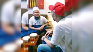 Bila berbual saya tanya nama. Rw3vkrgzuhlqfm