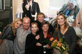 Затем уехал в москву, поступил в школу. Andrej Panin Biografiya Lichnaya Zhizn Semya Zhena Deti Foto