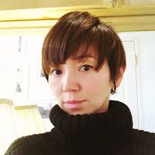 twiggymiho さんに髪切ってもらいましたー 髪切ってる松浦さんの手元を見るのは楽しい 気持ちいい 髪色もすこーし明るくしました 新鮮 で またしてもピアスが欲しくなって 帰りに買ってしまいましたとさ twiggy 松浦美穂 さん ショートカット 渡辺