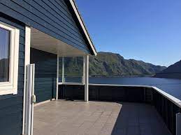 Bei uns finden sie ferienhäuser in traumhaften lagen zum skifahren in den bergen oder zum angeln am fjord inklusive moderner boote. Haus Am Fjord Mjaseth Stongfjorden Norwegen Service