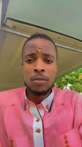 Tout Moun kap di komisè muscadin fè fo pa yo fè respè nou tande komisè  muscadin pap janm rive sou Yon nèg poul pa gen prèv nan menl nèg la ka nan