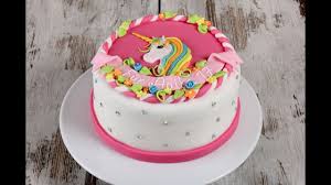 Aus dem kuchen schneidest du ein dreieck aus, welches du als horn oben ansetzt. Entstehung Einer Einhorn Torte Cake Tutorial Unicorn Youtube