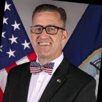 Kelly Luster's Instagram, Twitter & Facebook