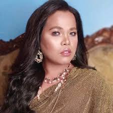 Patricia Roberto's Instagram, Twitter & Facebook