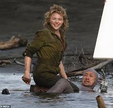 Shadow in the cloud is a 2020 american action horror film directed by roseanne liang, from a screenplay by liang and max landis. Chloe Grace Moretz Seen As A Ww2 Bomber Pilot On Set Of Shadow In The Cloud In New Zealand Daily Mail Online