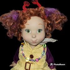 FANCY NANCY DOLL 18