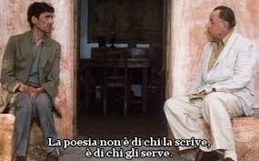 Roberto benigni spiega a massimo troisi la necessità di fermare cristoforo colombo prima che vada a scoprire l'america ma come, che ci hanno fatto gli americani?. Massimo Troisi Biografia Stile E Citazioni