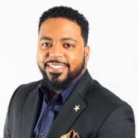 Larry Britten's Instagram, Twitter & Facebook