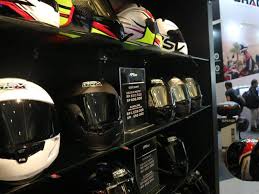 Nah bagi anda yang belum mengetahui perbedaannya dan mana yang lebih bagus, simak terus artikelnya. Ini Jenis Helm Yang Cocok Untuk Riding Dalam Kota Otomotif Liputan6 Com