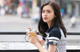 Anh là con thứ năm trong gia đình có sáu người con gốc triều châu đã sang lập nghiệp tại việt nam từ nhiều đời trước. VÅ© Anh ThÆ° Hot Girl Mxh Ná»•i Tiáº¿ng Nháº¥t Ä'áº¡i Há»c Hoa Sen