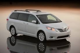 From the outside, the sienna tried hard not to look like a box on wheels. 2014 Toyota Sienna Limited 3 5l Awd Review