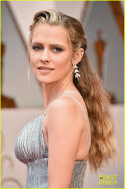 Find something great to watch now. Teresa Palmer Vince Vaughn Rep Hacksaw Ridge At Oscars Photo 3866587 2017 Oscars Oscars Teresa Palmer Vince Vaughn Pictures Just Jared