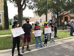 On 25 may 2020, he was filmed kneeling on george floyd's neck for eight minutes before he died. Grace Toohey On Twitter Protestors Are Back Outside The Orlando Area Home Of Former Minneapolis Cop Derek Chauvin Who S Been Arrested In The Killing Of Georgefloyd Today Orangecosheriff Deputies Vehicles Are In