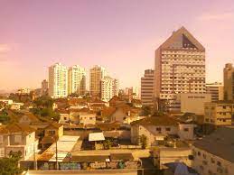 um belo dia de sol sobre o centro da cidade de joinville sc por do sol cidade fotografia