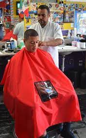 Custom Barber Capes Brand New Plastic Material Waterproof Buttons Around The Neck Capes Have A 7inch X 10inch C Barber Shop Female Barber Hairdresser Humor