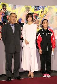 篠田麻里子 大人の脚見せ シンプルワンピ 華やかシューズで 毎日キレイ 篠田麻里子 短編アニメ 歌手