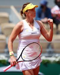 Pavlyuchenkova going for the big guns, but her opponent fully has her eye. Lgj38cvy5jmbum