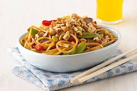 Pin By Micheline Gamache On Chinois Mets Beef And Noodles Peanut Noodles Recipes