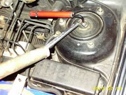 Karena bahaya metanol baik untuk kesehatan maupun lingkungan, beberapa orang memilih untuk membuat cairan pembersih kaca mobil sendiri di rumah. Bikin Wiper Fluid Sendiri 12 Tingkah Orang Nggak Paham Fungsi Alat Ini Bikin Gemes