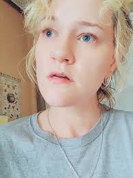 Holly Hearn's Instagram, Twitter & Facebook