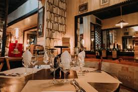 Un air de famille — cette page d'homonymie répertorie les différents sujets et articles partageant un même nom. Un Air De Famille I Site Officiel Reservez En Ligne