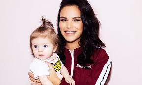 Monica Geuze Showt Hoe Haar Blote Moederlijf Er Na De Bevalling Uitziet