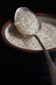 Des Perles Et De La Vanille Pour Le Dessert Beau A La Louche Recette Tapioca Recettes De Cuisine Desserts Asiatiques
