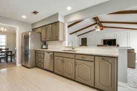 With the right products and the correct techniques, however, you can paint just about anything, including your new kitchen cabinets. Elglz382kg1jbm