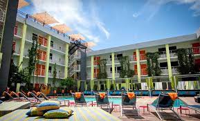 One Night Stay At The Clarendon Hotel In Phoenix Az Stay The Night Oasis Pool Hotel