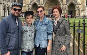 В прошлом году она снялась в комедии дмитрия губарева «спасите колю!», а также в картинах «скрытые. Nonna Grishaeva Podelilas Milym Foto S Docheryu V Den Ee Rozhdeniya Letidor