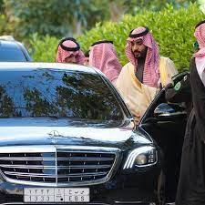 mohammed bin salman s life on instagram today mohammed bin salman at his uncle prince talal bin abdulaziz funeral ceremony saudi arabia culture saudi men