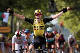 Wout van aert won an explosive stage seven of the tour de france to lavaur as adam yates hung on to the yellow jersey amid powerful crosswinds. Tour De France Van Aert Gewinnt Zehnte Etappe Hamburger Abendblatt