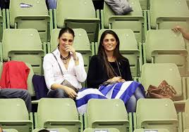 Ο νίκος ζήσης κατέκτησε το κύπελλο ελλάδας στην επιστροφή του στην αεκ, ενώ παράλληλα αναδείχθηκε πολυτιμότερος παίκτης του τελικού. Pantreyetai O Die8nhs Mpasketmpolistas